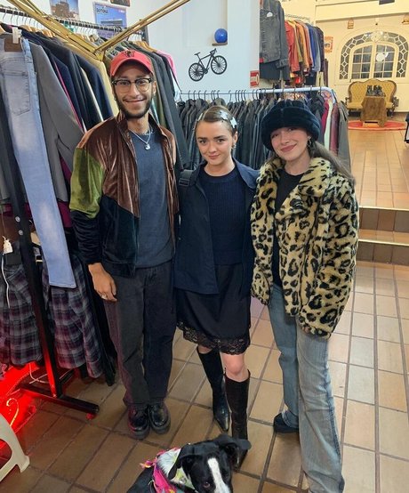 Maisie Williams ポルノスター 可愛い 写真