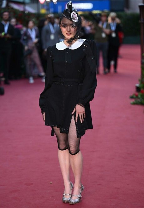 Maisie Williams 美しいスター ギャラリー