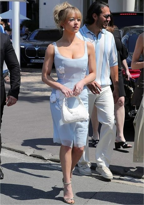 大学生カップルのオンリーファンズ アダルト ギャラリー