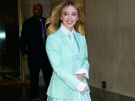 痩せたアジア人ティーン OnlyFans セクシーヌード 画像