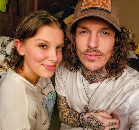 スワッピング熟女OnlyFans 無料セクシー 写真