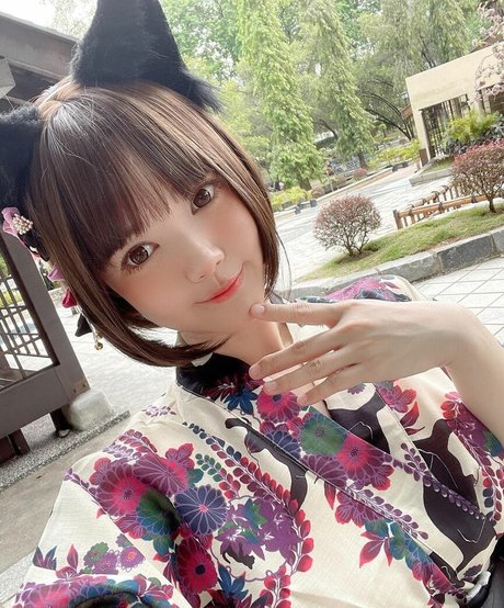 痩せたアジア人ティーン OnlyFans エロチック 写真