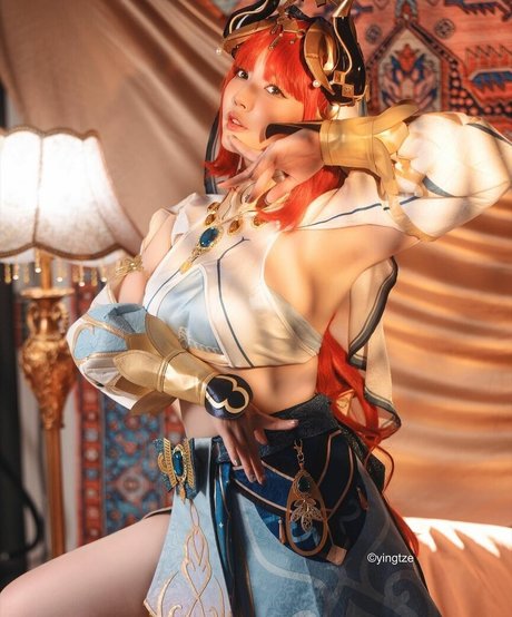 Ying Tze 完璧なポルノスター 写真