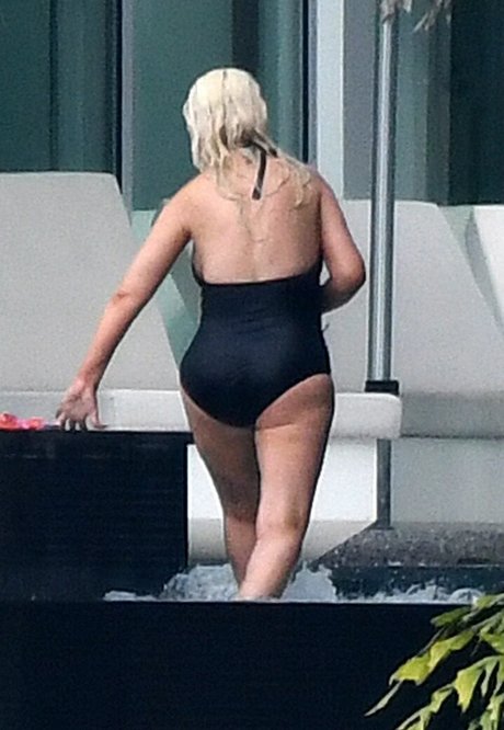 アジアンツインズOnlyFans 裸 ギャラリー