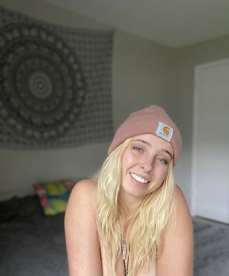 BBW パウグ オンリーファンズ セクシー裸 画像