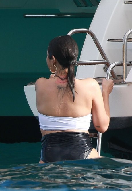 アンバー・オンリーファンズ エロチック 写真