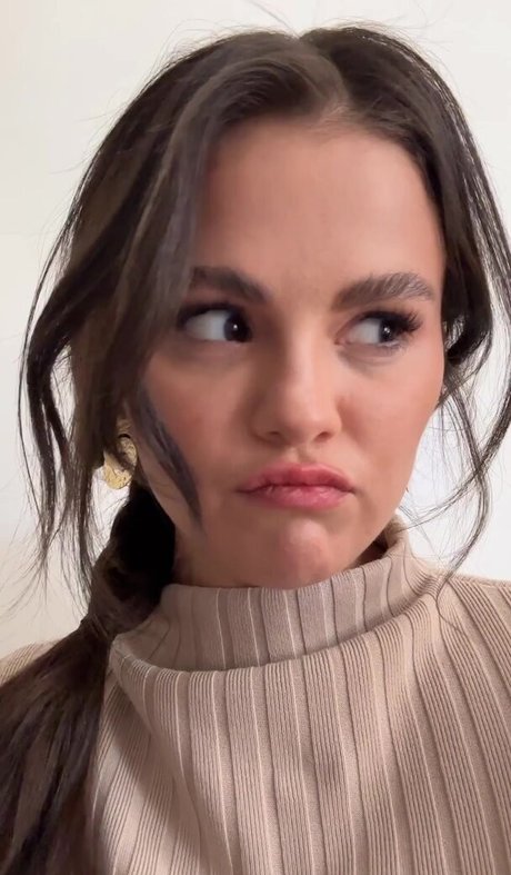 不明なファン 裸 画像