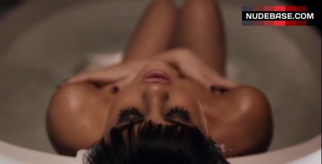 巨大なチンポを持つシーメールオンリーファンズ エロチック ギャラリー