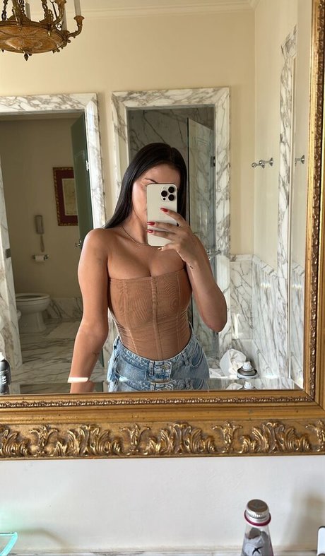 巨大なペニスオンリーファンズ アートポルノ 写真