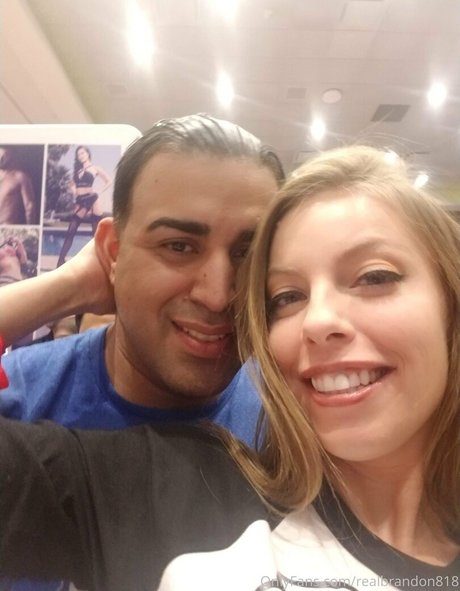 黒猫のOnlyFans 無料 写真