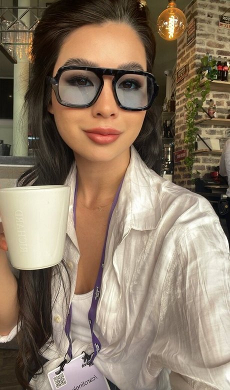 CarolineKwan 限定スター ギャラリー