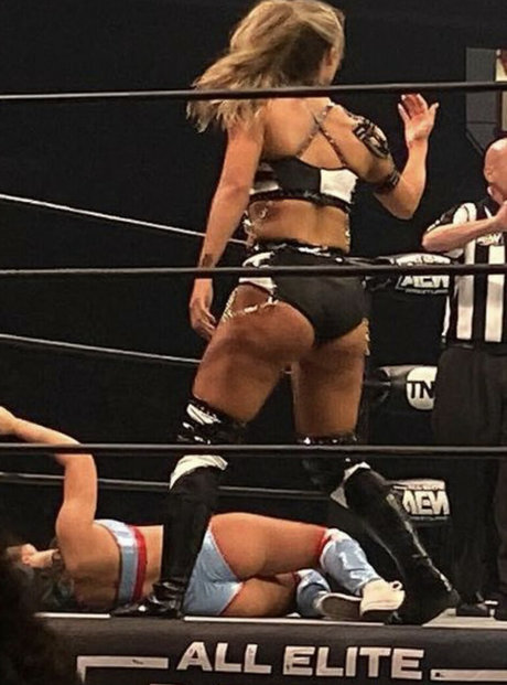 黒いお尻のオンリーファンズ えろ 画像