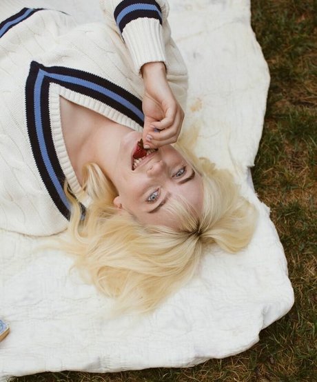 ヌード教師オンリーファンズ xxx ギャラリー