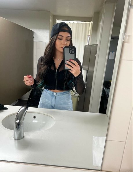 Skye Dolecki 完璧な女優 ギャラリー