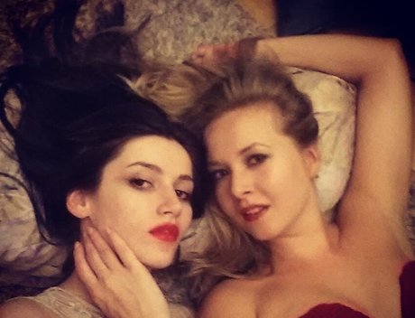 ブルネットの猫OnlyFans ヌード 写真