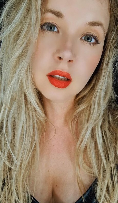 毛深い足のOnlyFans 無料ヌード 写真