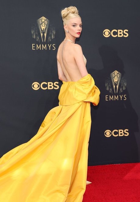 若い黒人女性オンリーファンズ トップ 画像