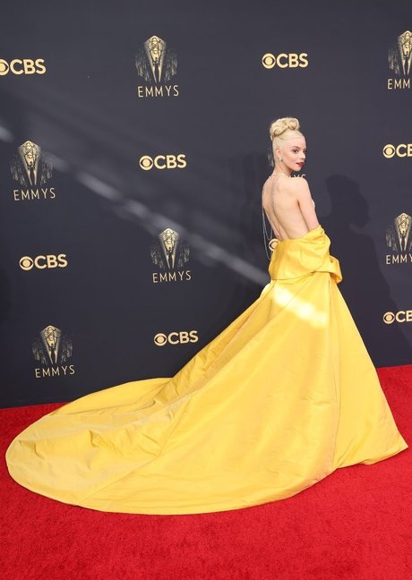 巨大なチンポを持つシーメールオンリーファンズ セクシーxxx 画像