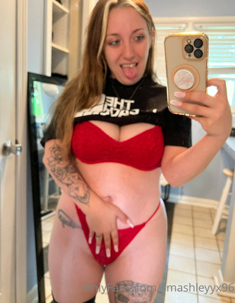 ジンジャートゥインクオンリーファンズ 無料ポルノ 画像