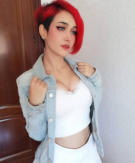 アジア人のティーンの足 オンリーファンズ xxx 写真