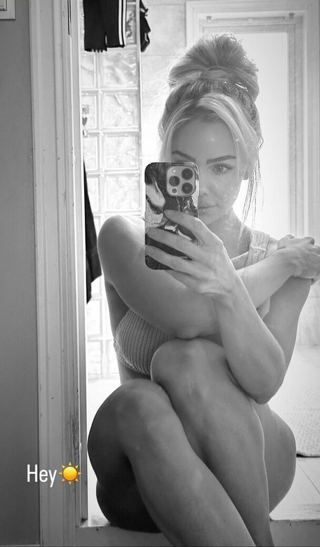 Trine Petronella セクシーなポルノスター アーカイブ