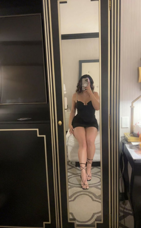 Mary Noura エロティックなスター 写真