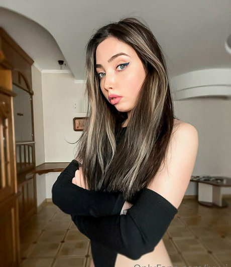 ダーティトークオンリーファンズ 無料アダルト 画像