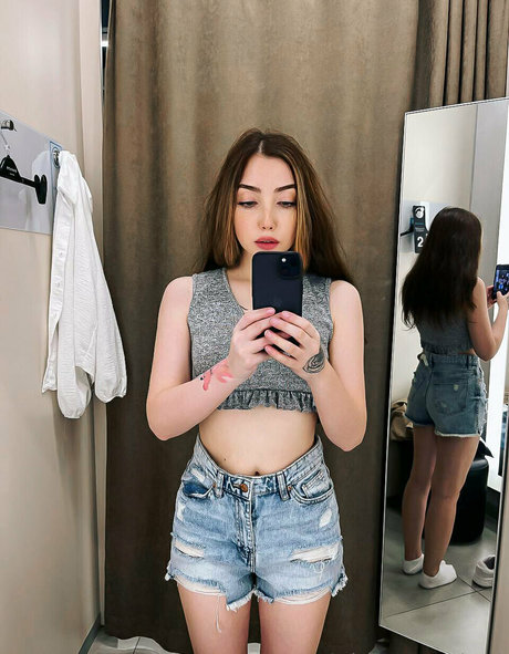 巨乳のオンリーファンズ パーフェクト 写真