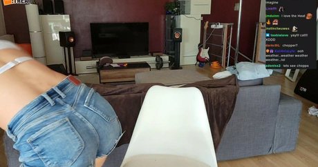 手コキ 主観視点 オンリーファンズ ヌード 画像