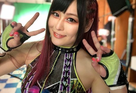 Iyo Sky ポルノモデル 写真