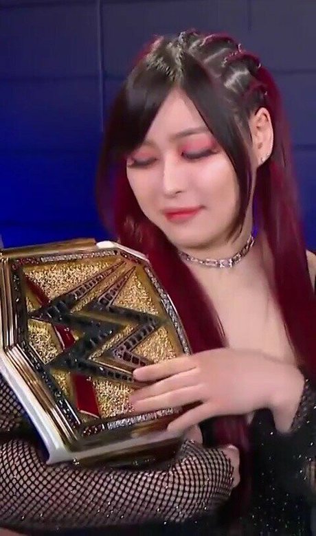 Iyo Sky ポルノスター アダルト 写真