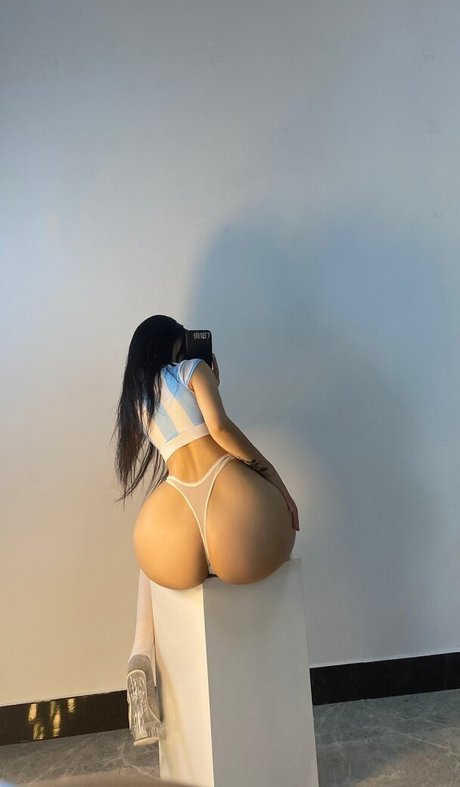 QiaoniuTT スターセックス 写真