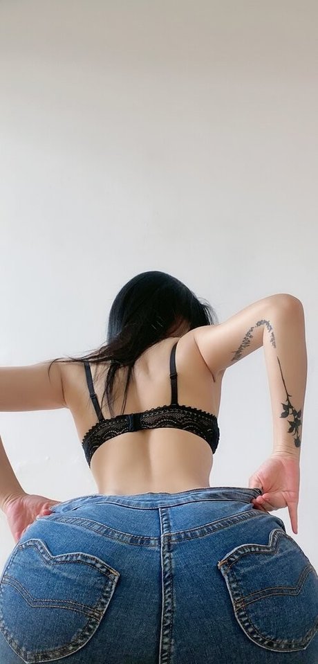 巨乳の黒人女性オンリーファンズ 無料裸 画像