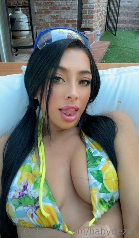 18歳のオンリーファンズ ホットポルノ 画像