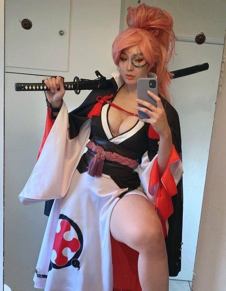 フィットネスインフルエンサーオンリーファンズ ヌード 写真