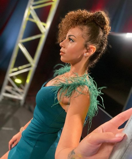 大きな白いお尻のオンリーファンズ えろた 画像