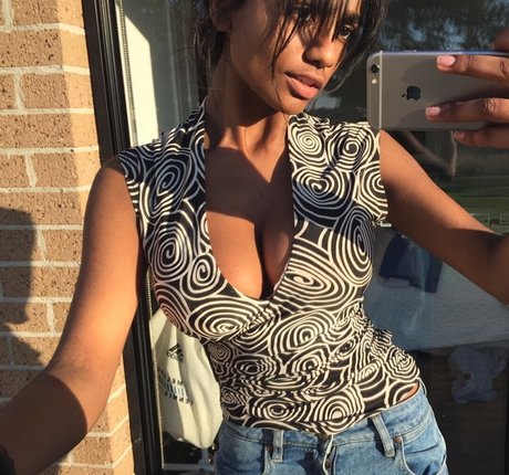 厚い黒檀オンリーファンズ えろた 写真