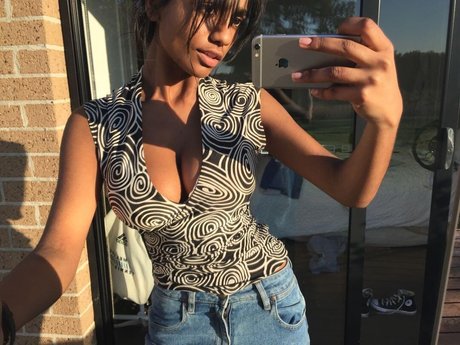 ハロウィン オンリーファン セクシーヌード 画像