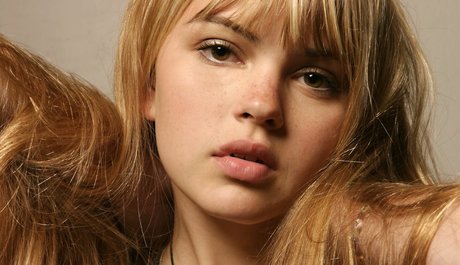 Aimee Richelle Teegarden スター ヌード 写真