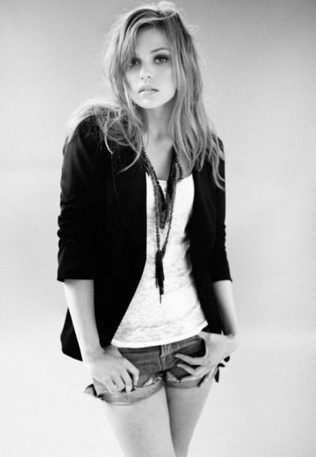 Aimee Richelle Teegarden 可愛いモデル 写真