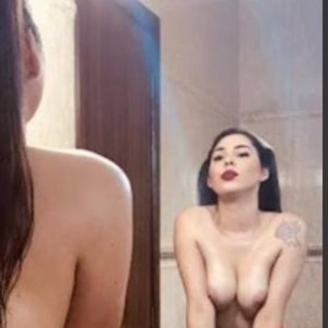 ヌード 屋外 OnlyFans ポルノ 写真