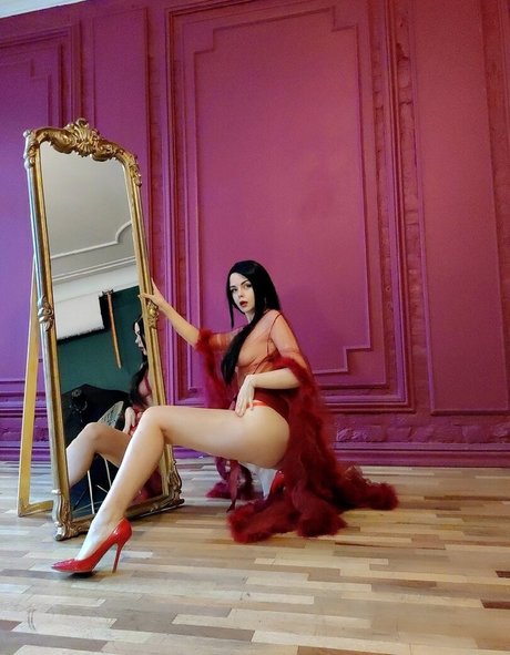 大きなお尻と巨乳のオンリーファンズ 無料セクシー 写真