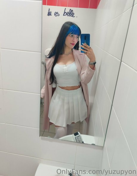 Yuzu Pyon 完璧なポルノスター 写真