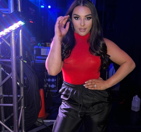 マイクロTバックOnlyFans セクシーxxx 写真