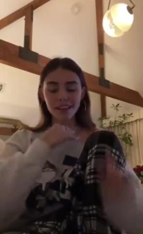 ティーン乱交OnlyFans 無料セックス 写真