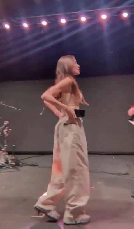 ブロンドビキニOnlyFans 無料エロ 写真