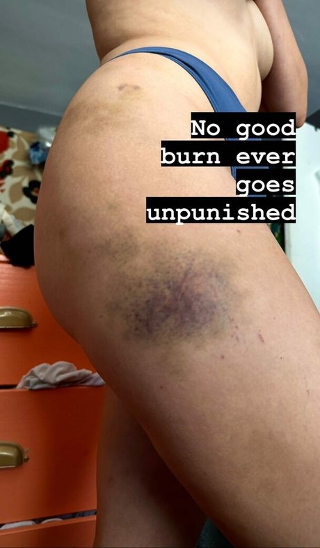 裸の熟女オンリーファンズ 美しい 画像