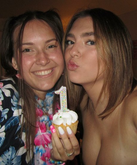 セクシーなドレスOnlyFans 無料アダルト 画像