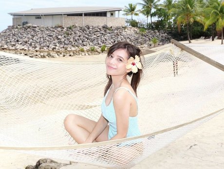 Eeeveenara ポルノモデル 写真