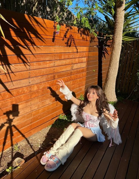 Eeeveenara セクシーなポルノスター 画像